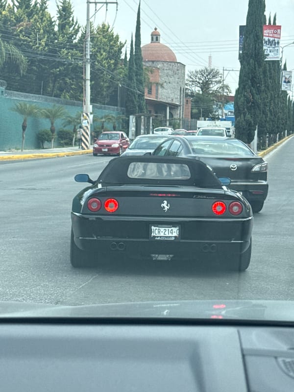 Ferrari spotted in Puebla traffic, woman photographed in nearby vehicle