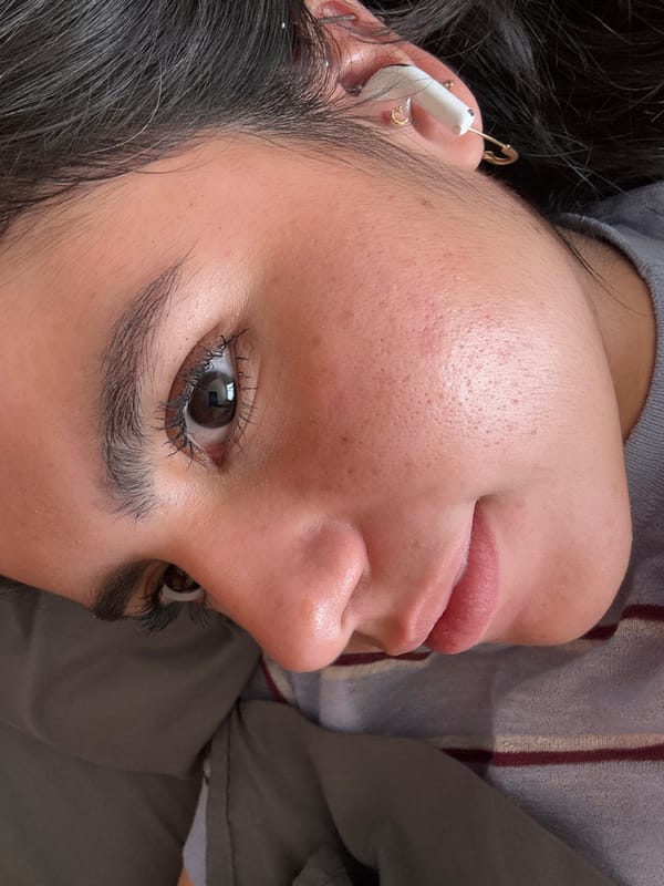 Person spotted wearing safety pin-decorated wireless earbud in Mexico