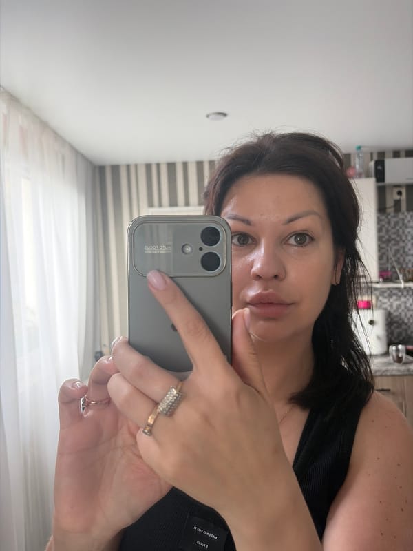 Woman documents early morning routine through selfies in Sochi