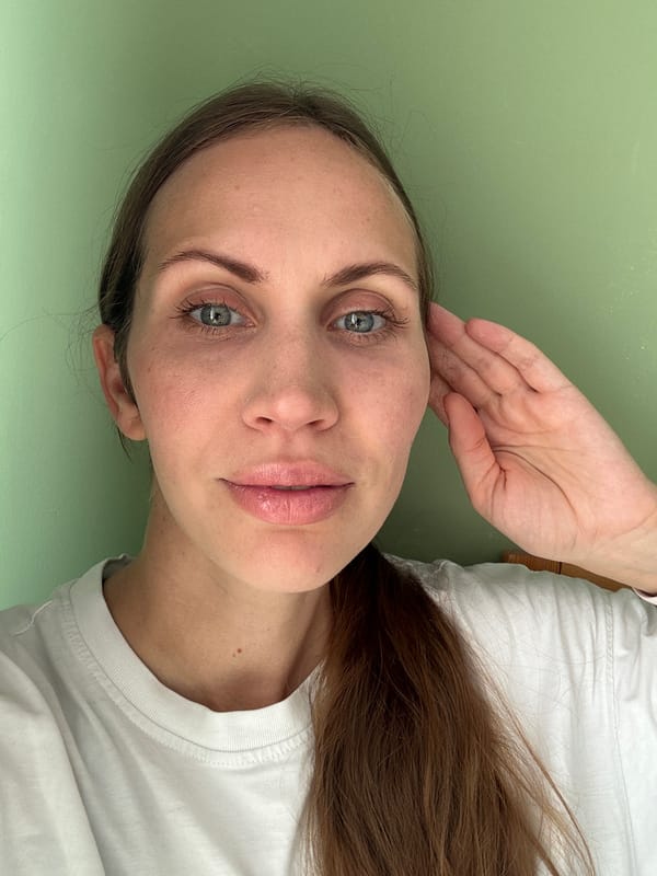 Woman documents morning routine and family moments in Fethiye