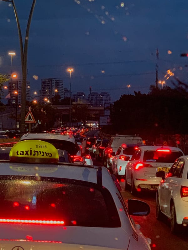 Evening traffic jams and home baking in Ramat Gan