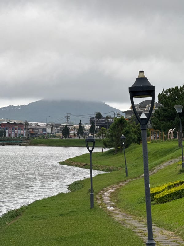 Everyday life around Xuan Huong Lake, Da Lat