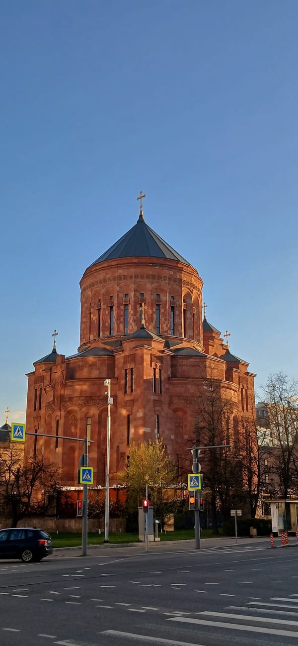 Everyday Moscow moments captured near Armenian cathedral, transit