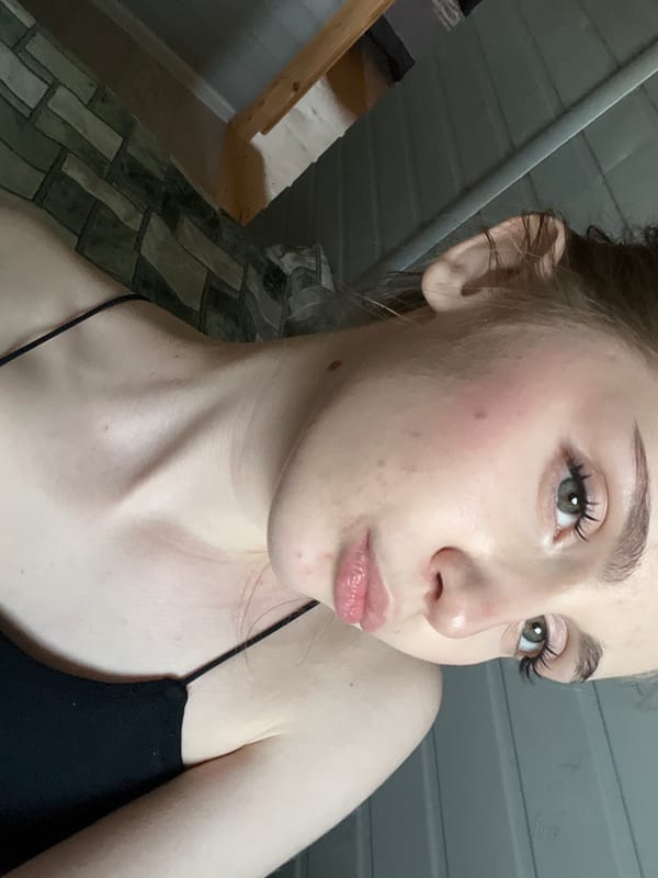 Bedroom selfie session with a Stitch plush, Ashkadar