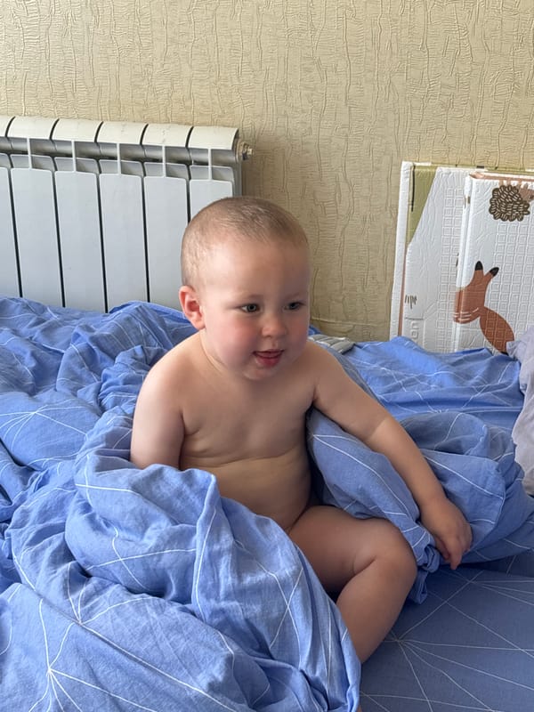 Baby naps and chanterelles arrive on a home afternoon in Russia