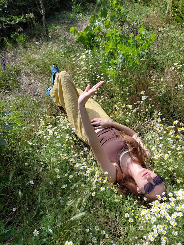An afternoon among flowers, greenhouses, and garden scenes.