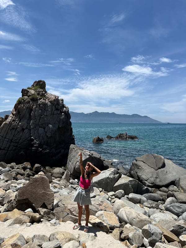 Rocky shoreline pause in Vĩnh Lương, Vietnam