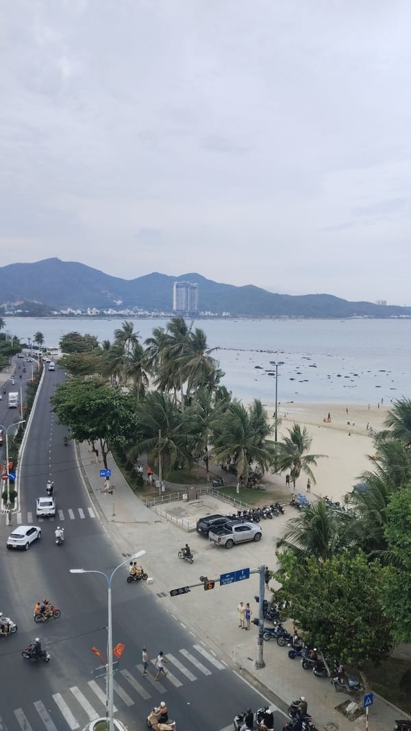 Morning snapshots from Nha Trang: traffic, fast food, girl