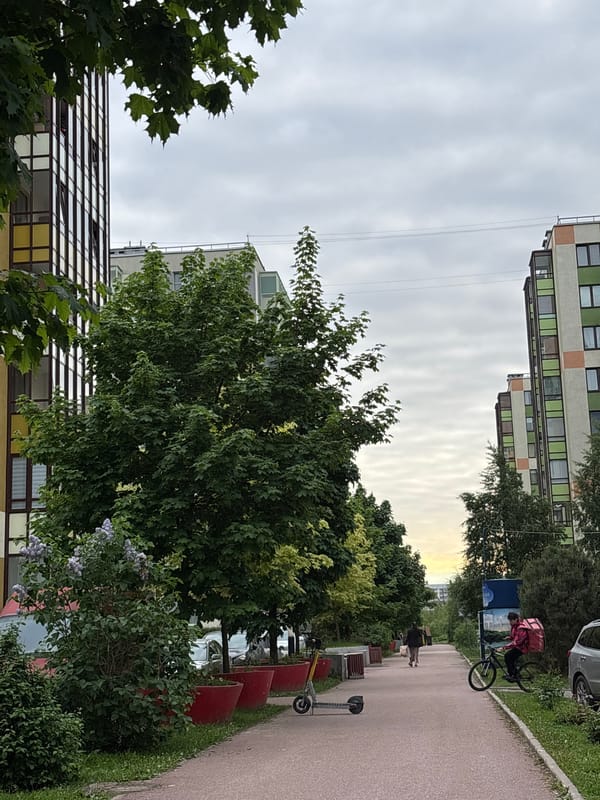 Afternoon stroll through Kudrovo captures residential area and bakery visit