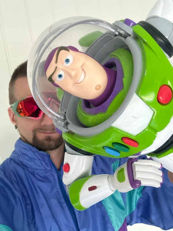 Sneaker showcase and Buzz Lightyear goofing in a blue Jack & Jones top