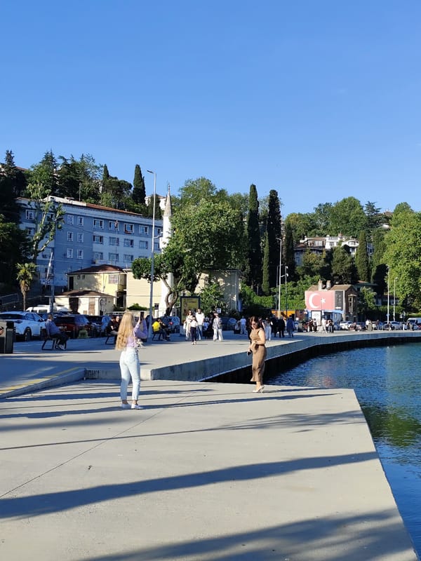 Weekend leisure activities captured along Sarıyer waterfront and marina