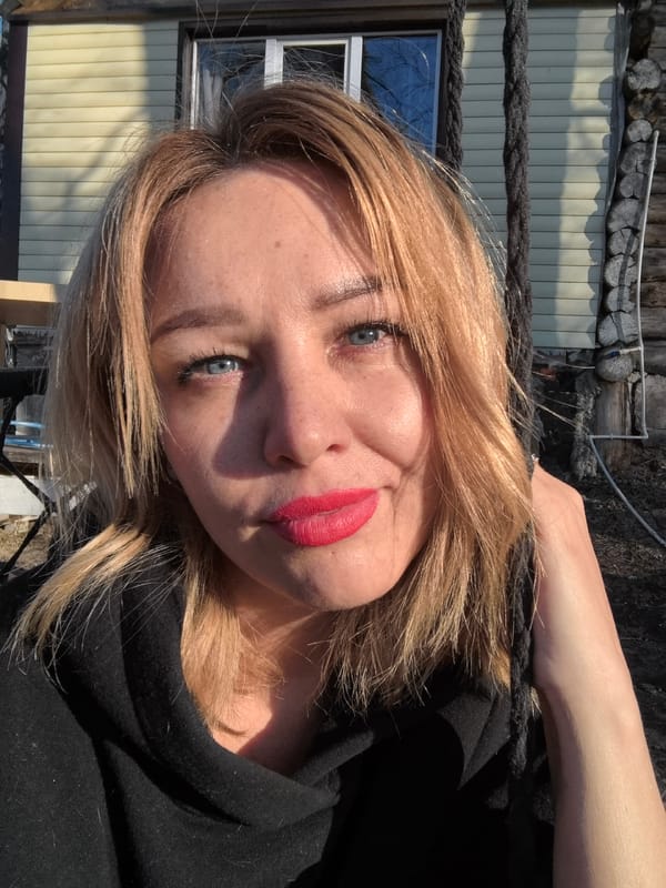 Woman documents afternoon moments with bulldog in rural Russia