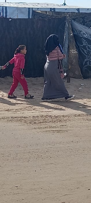 Daily life continues in Khan Yunis displacement area