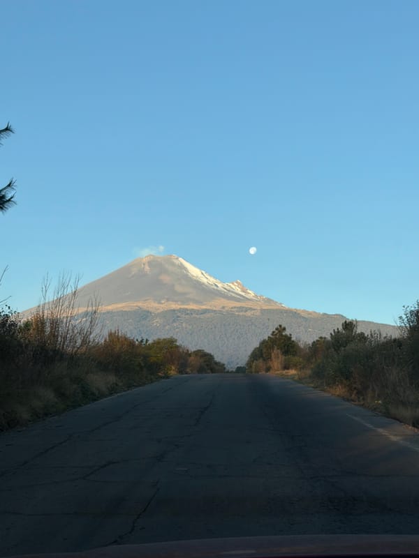Clear skies reveal Popocatépetl volcano from Santiago Xalitzintla road