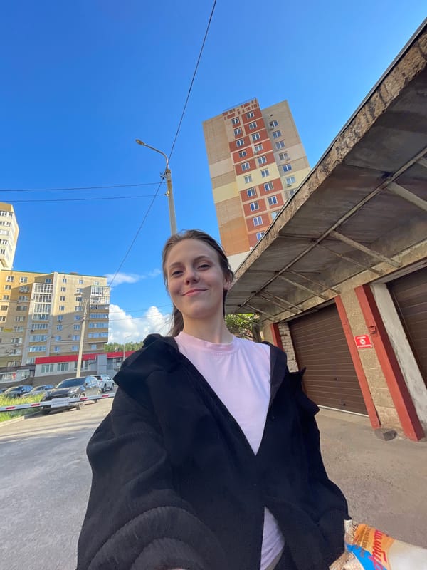 Sunny afternoon hangout in an Ufa courtyard and park