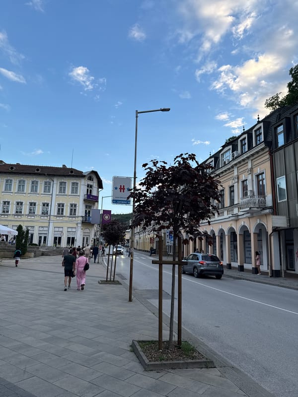 Witness documents afternoon riverside scenes in Lovech, Bulgaria