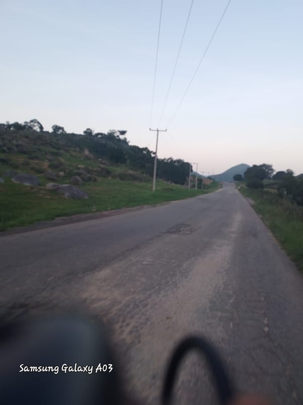 Rural roadside scenes documented in Dokan Tofa, Nigeria