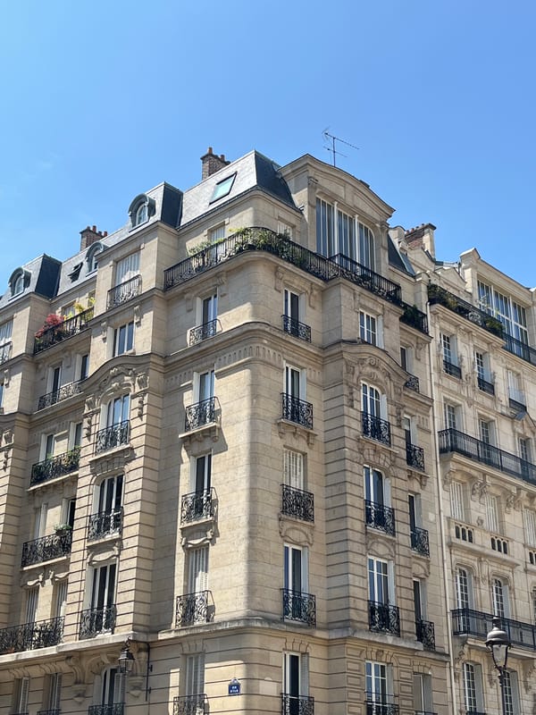 Architectural tour of central Paris landmarks on a sunny morning