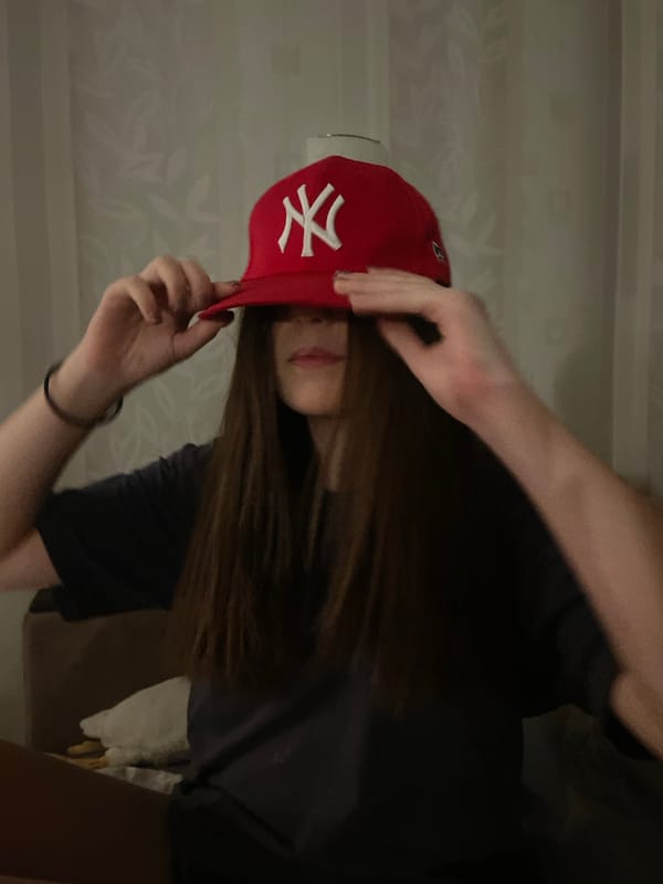 Yankees fan spotted in Murino, Russia