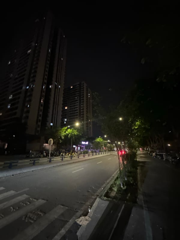 Nighttime street scenes documented in Chongqing High-tech Zone