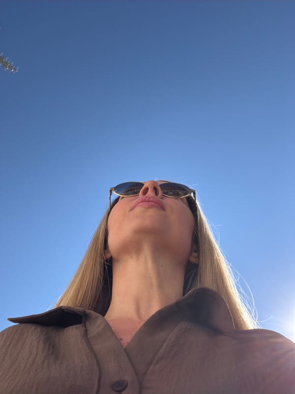 Summer selfie session at a sunny Rome landmark
