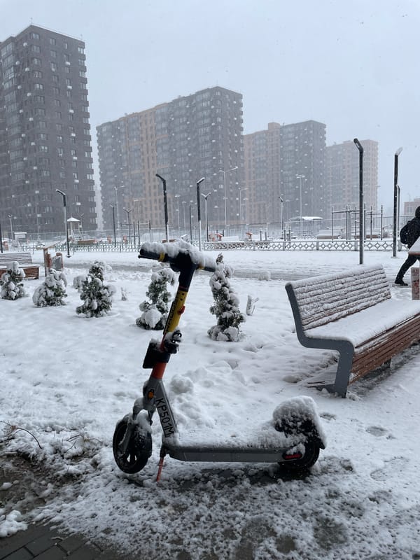 Heavy April snowfall blankets Balashikha, Russia streets and residents