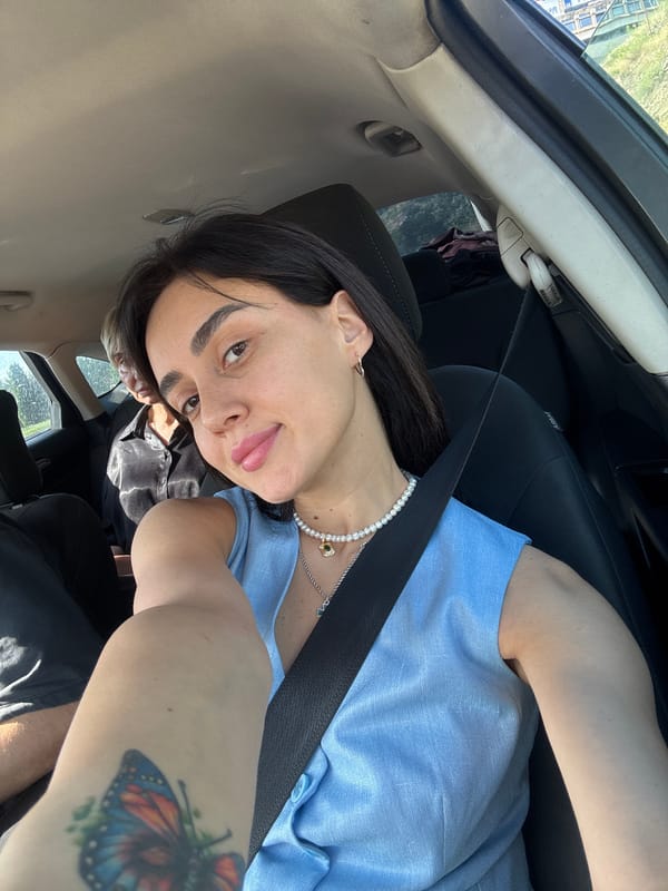 Morning drive through Tbilisi traffic, selfies and street scenes