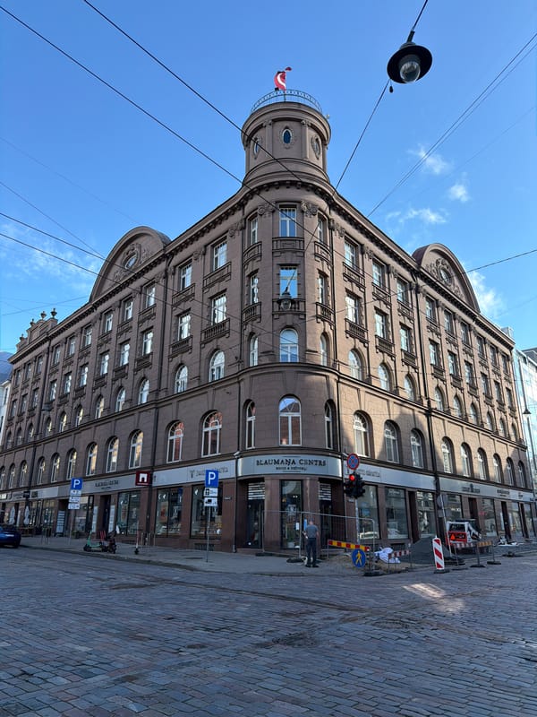 Riga landmarks and streetscapes, architectural tour