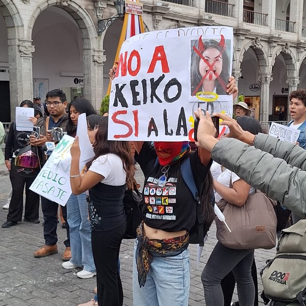 Students protest transportation fares in Arequipa's historic plaza