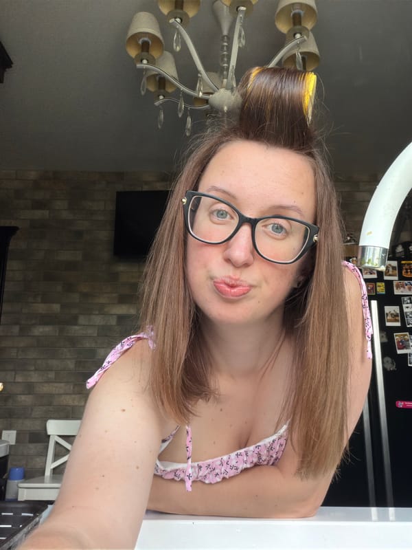 Lazy morning at home in Bila Tserkva — cooking, grooming, selfies