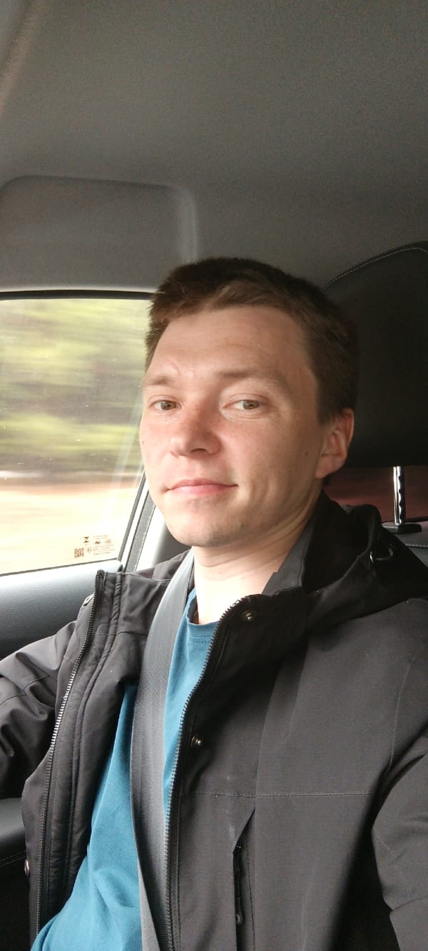 Driver and road journey documented in Niva, Russia