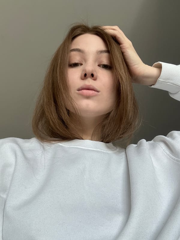 Woman poses for casual photo in Moscow