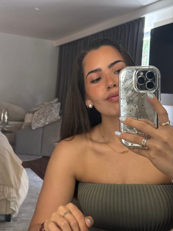 Woman takes beauty selfies in Mexican town