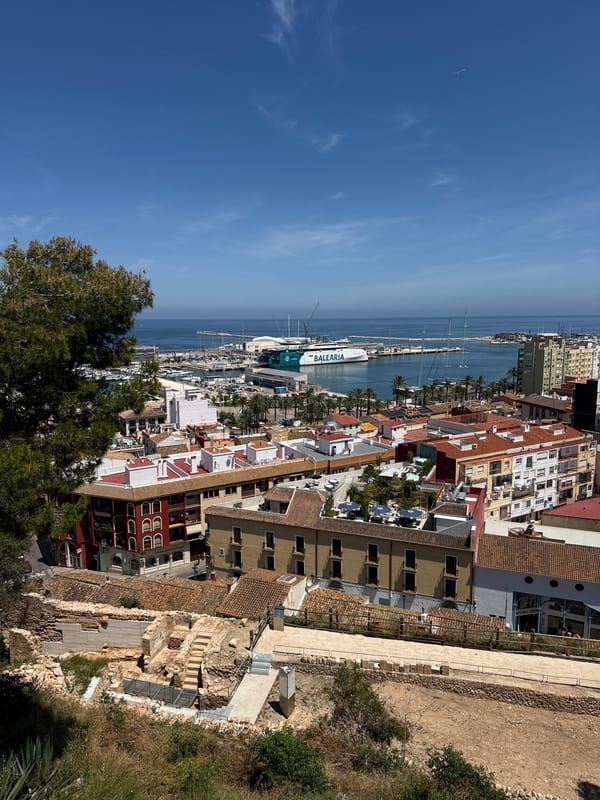 Peaceful midday scenes captured across Dénia's harbor and streets