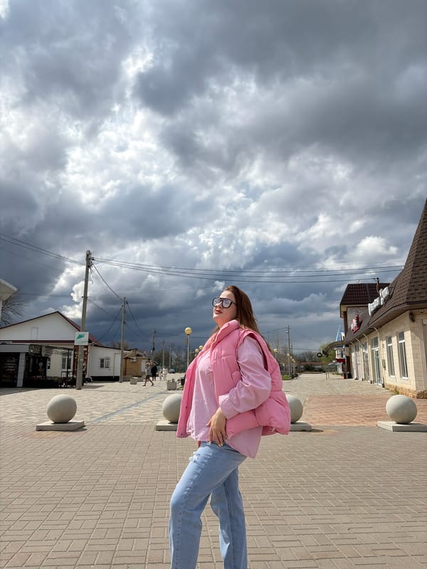 Everyday moments captured in Novopokrovskaya: selfies and rainbow skies