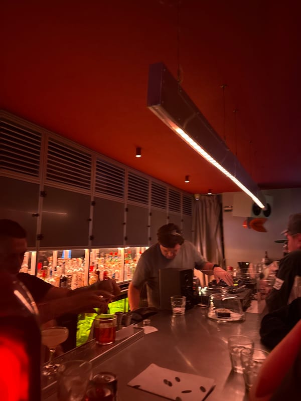 Early morning bar scenes documented in Mexico City