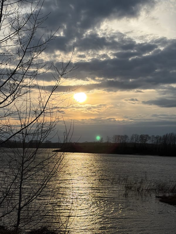 Sunset photography session documented along Chaikovsky waterfront