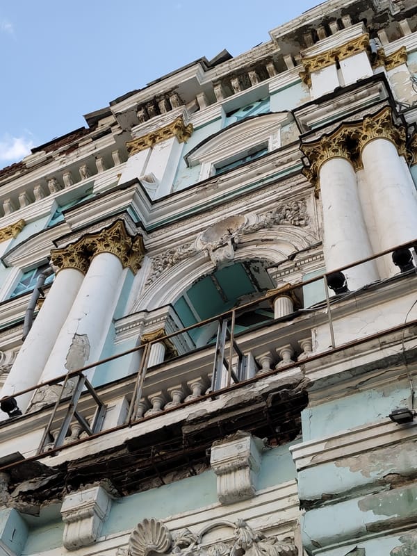 Witness documents ornate buildings and parks in nine-minute sequence