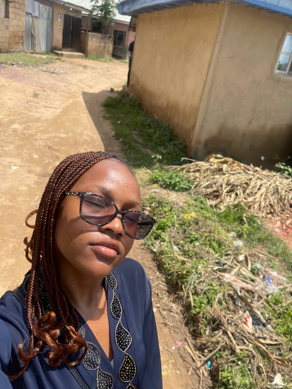 Afternoon hangout across dusty streets in Jos and Rafin Par