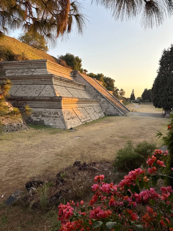 Tourist captures evening scenes around Cholula's pyramid and markets