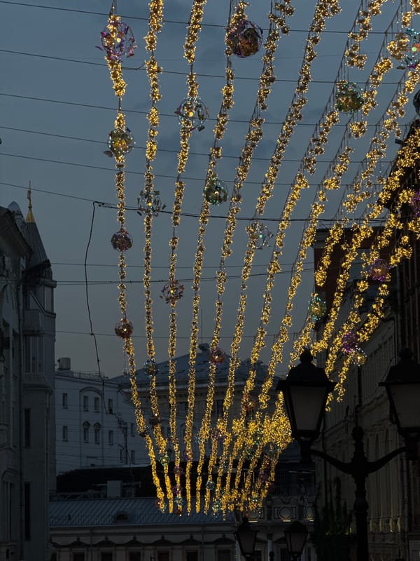 Evening street scenes capture everyday Moscow city life