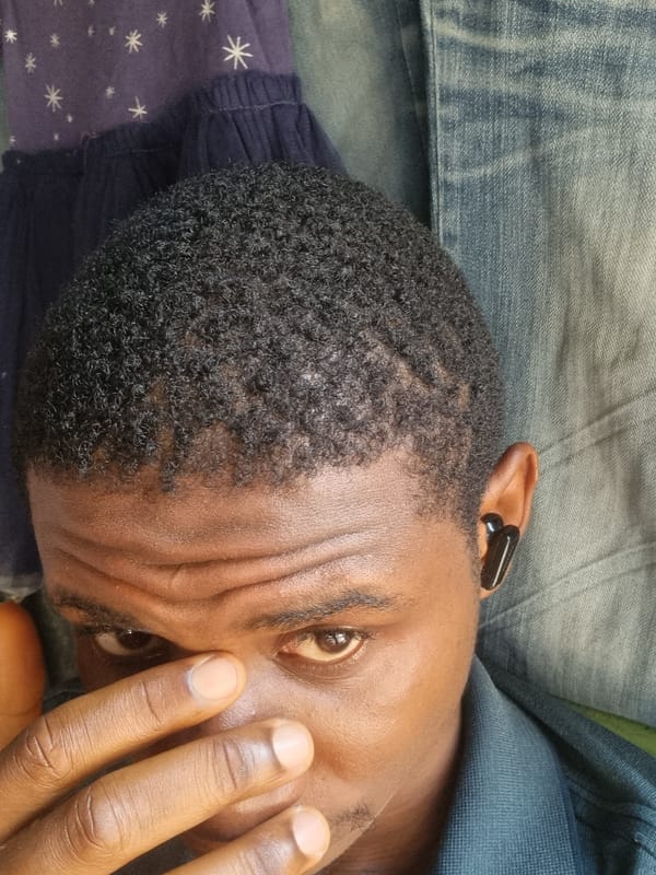 Market life unfolds in Fegge: vendors, shoppers, celebration, music