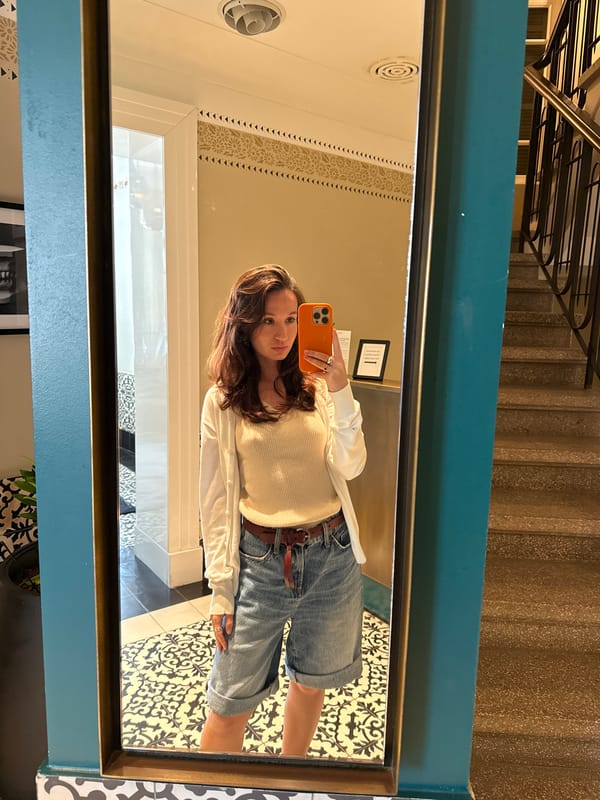 Moving day in Tel Aviv: mattress, iced coffee, mirror selfie