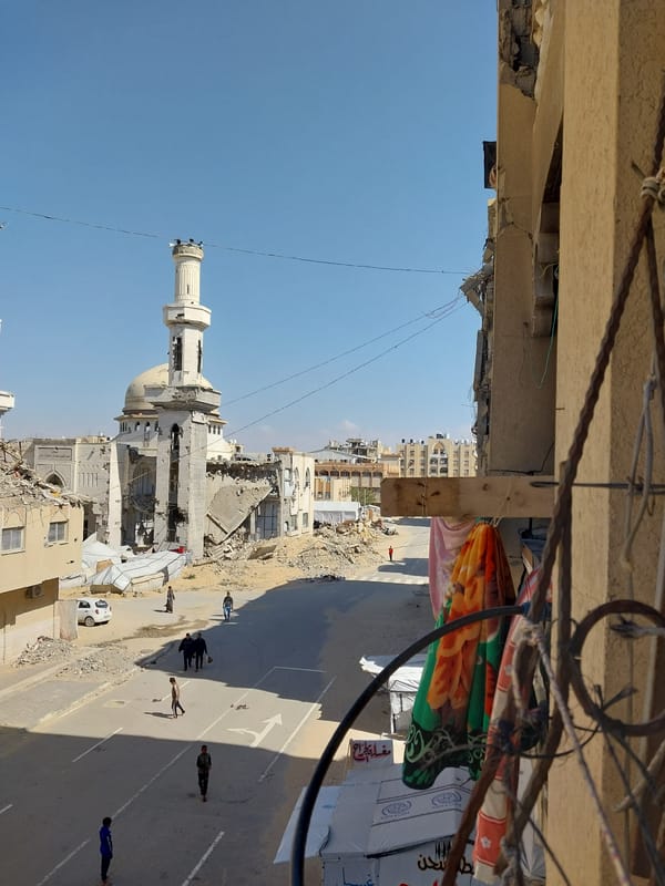 Witnesses document widespread building damage, mosque destruction in Khan Yunis