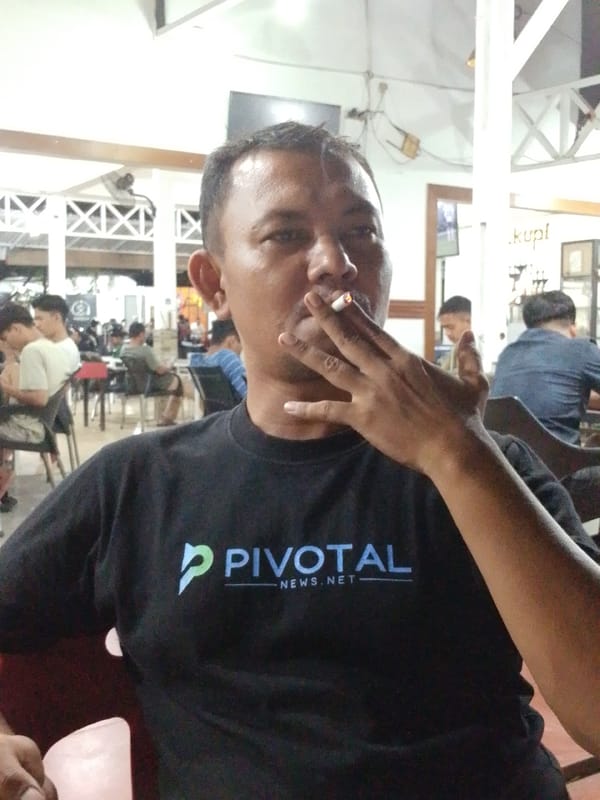 Cafe visit documented in Lhokseumawe with coffee, cigarettes