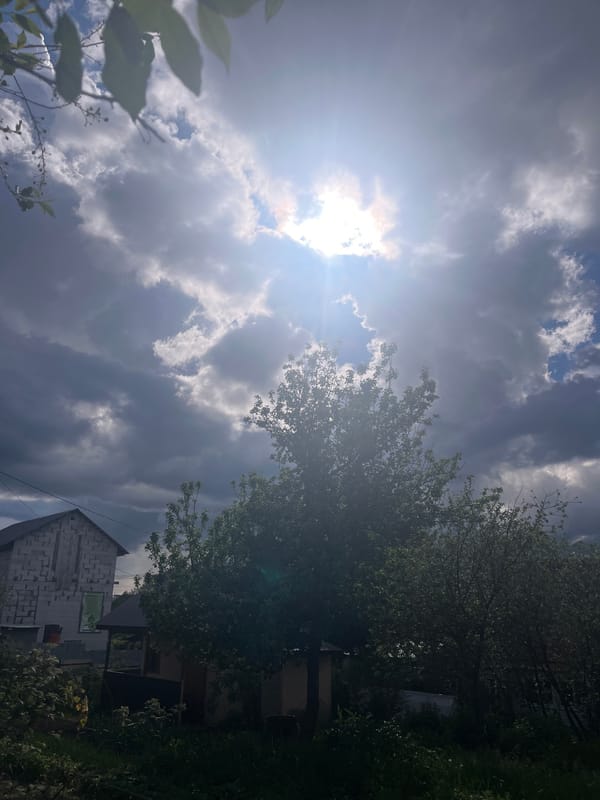 Dramatic sky conditions observed in Chaikovsky, Russia