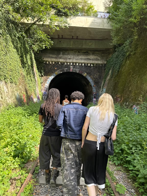 Three people explore abandoned railway tunnel in Paris