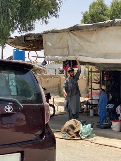 Morning street life documented across Kandahar in 90 seconds