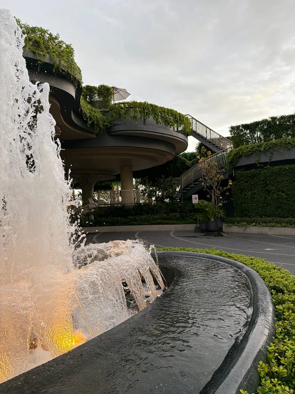 Pattaya City sightseeing tour captures fountains, green buildings, beach