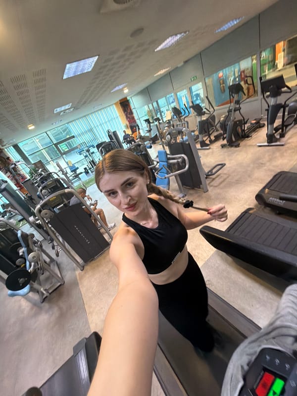 Gym workout session: treadmill, selfies, and equipment use